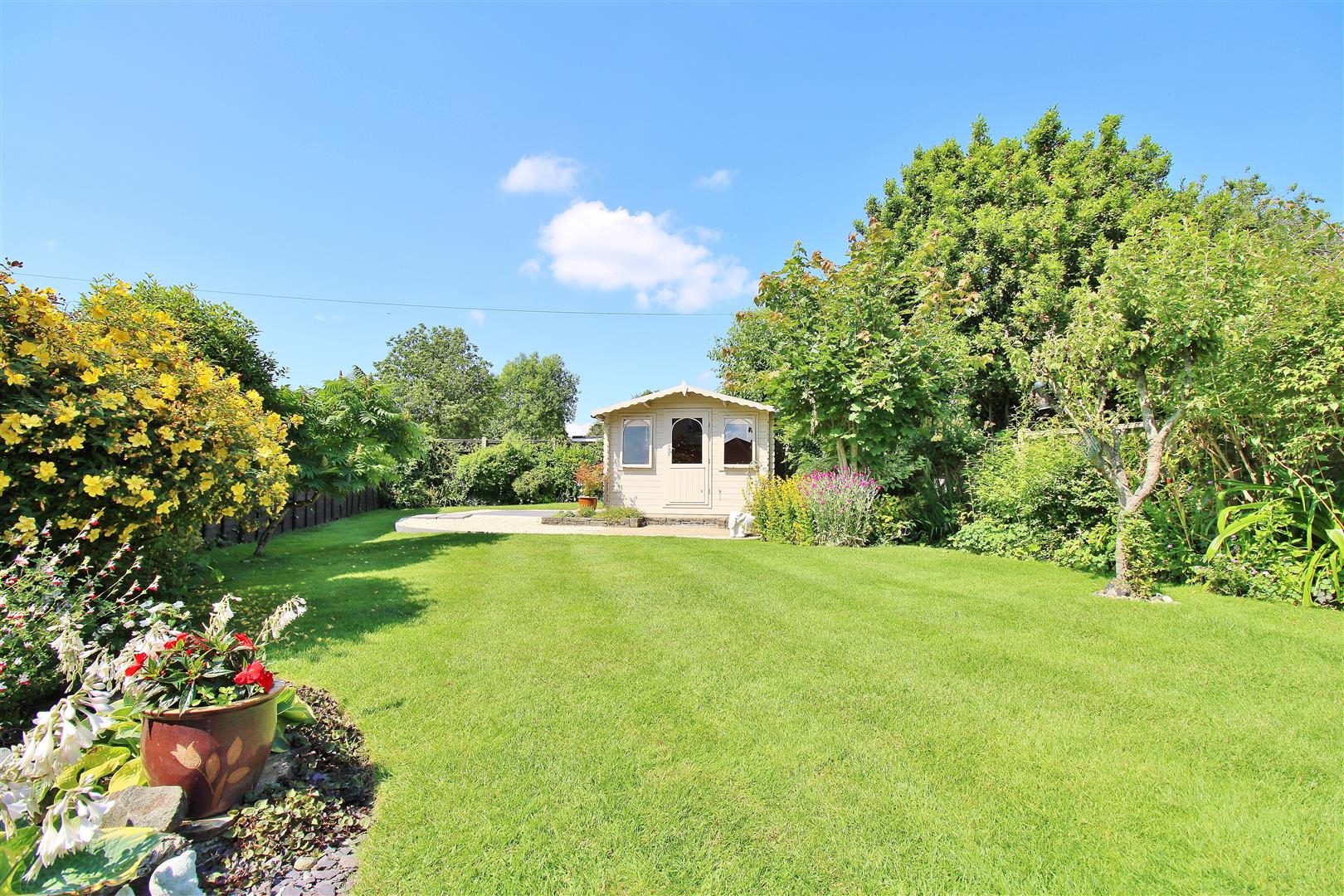 Frinton Road, Kirby Cross, FrintonOnSea Sheen's